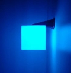 Настенный светильник с RGB-подсветкой